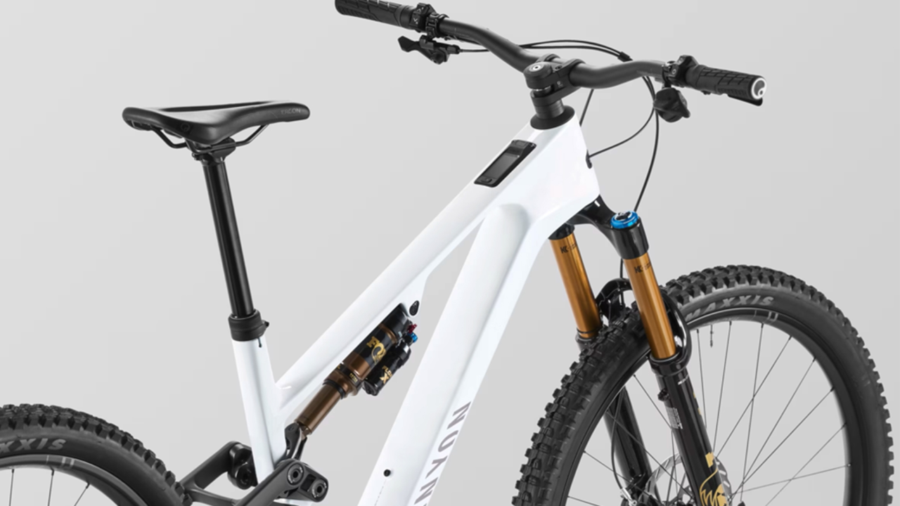 Canyon estrena la bicicleta eléctrica más potente de su historia: una eMTB de 1.500 W chinos, muy ligera y con una batería enorme