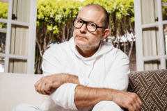Jony Ive, diseñador del iPhone, defiende al coche eléctrico más 'loco' del año: "Se puede crear algo nuevo y que sea una porquería"