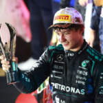 Mercedes estrenó en Singapur un nuevo mono para ayudar a Russell y Antonelli con el calor #F1 #FVDigital