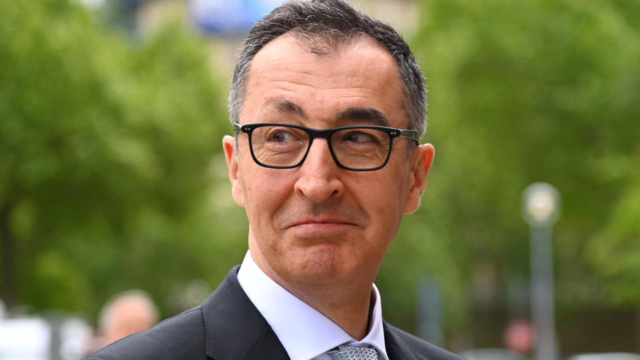 Un político ecologista alemán cuestiona el veto a los coches de combustión: "¿De qué sirve si acabamos conduciendo eléctricos chinos?"