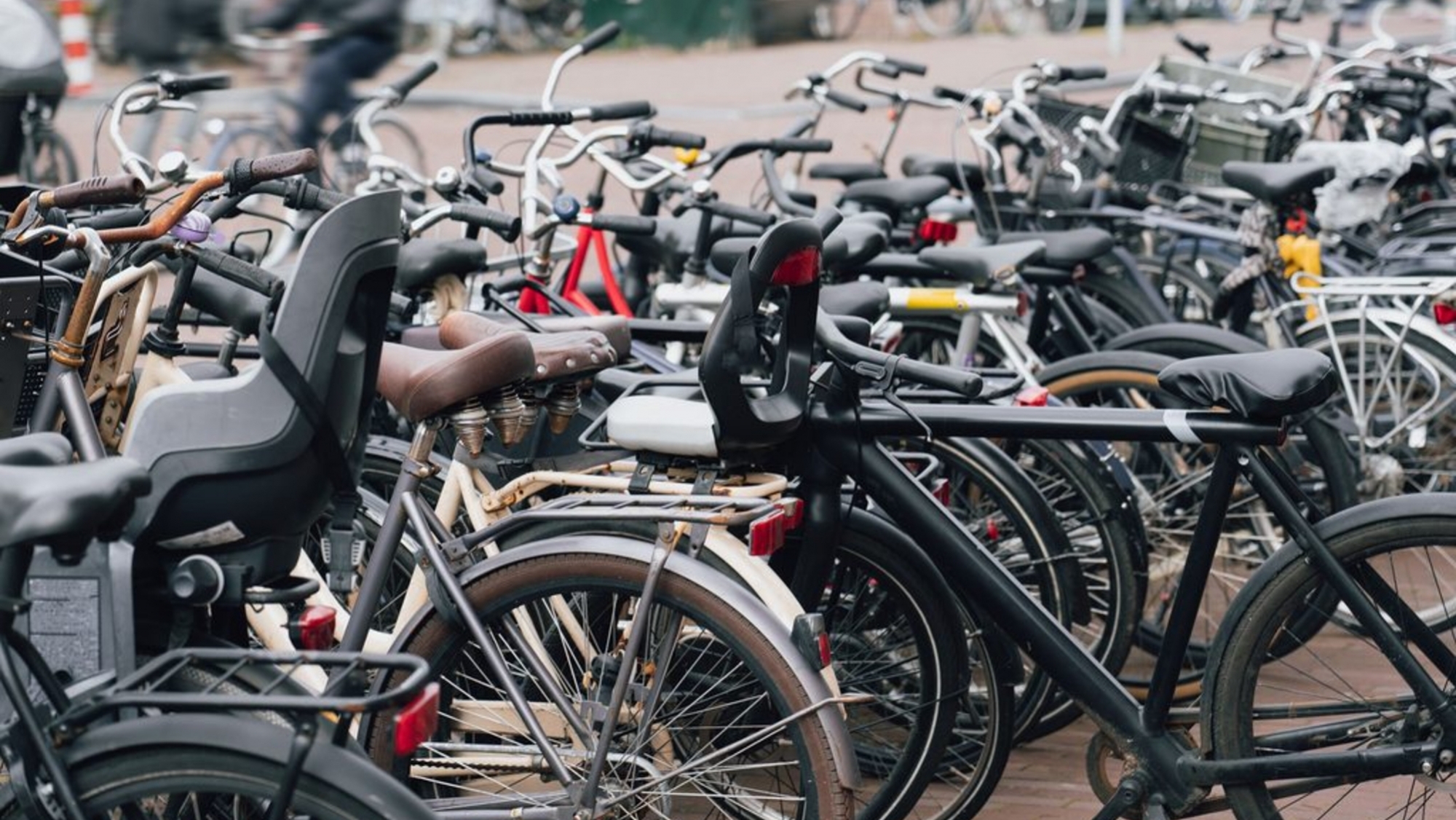 A pesar de la multa de este verano de 550.000.000 de euros, Europa advierte: "o nos ponemos serios o se llena de bicicletas eléctricas ilegales"