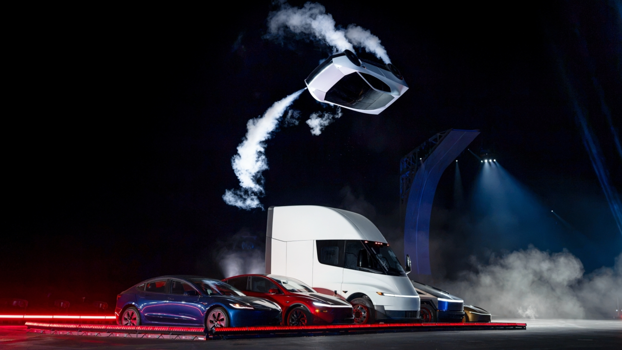 Unos segundos en el aire y varias horas parado: el gran problema del Tesla Roadster que Elon Musk no ha querido contar
