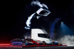 Unos segundos en el aire y varias horas parado: el gran problema del Tesla Roadster que Elon Musk no ha querido contar