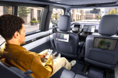 20 millones de viajes, el OK de la DGT y un 68 % menos de accidentes: los taxis sin conductor de Google llegan a Madrid en apenas unos días
