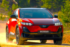 Ford, Volvo y Stellantis se frenan con los eléctricos, pero esta marca sólo venderá eléctricos con tecnología Toyota en España a partir de 2028