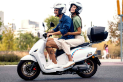 Esta es la edad legal a partir de la cual el Reglamento de la Circulación permite llevar niños en una moto, aunque no estaría de más añadir alguna precaución más
