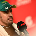 Alonso tendrá su esperada biografía en 2027 con historias inéditas sobre su carrera #F1 #FVDigital