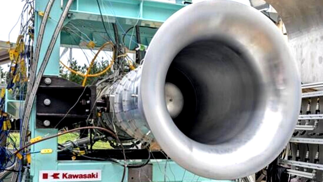Kawasaki va más allá de las motos eléctricas: su nuevo motor de hidrógeno para aviones ya ha superado las pruebas operativas