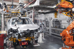 Una fábrica de coches con batería propia de 25.000 kWh: Madrid adelanta el plan que Stellantis prepara para 20 plantas europeas
