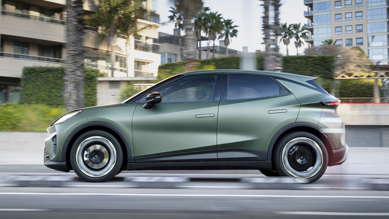 'Pelotazo' de 51.000 pedidos en 6 meses, pero CUPRA ya piensa en las 6 cifras para el Raval eléctrico en Europa