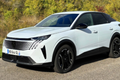 Lo mejor de los dos mundos, el eléctrico y el de combustión, se encuentra debajo del capó del Peugeot 3008 PHEV