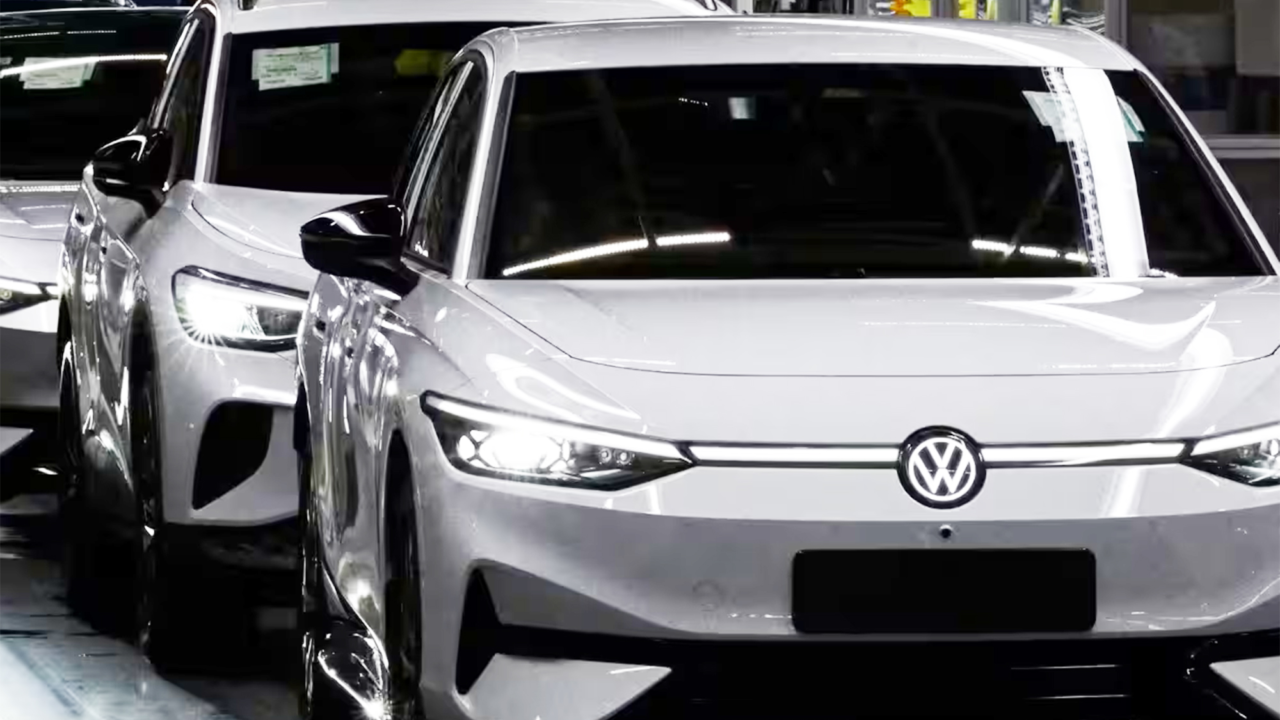 Volkswagen necesita a este socio indio millonario aliado con MG para fabricar coches eléctricos baratos