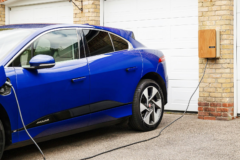 Reino Unido quiere convertir los coches eléctricos en pequeñas centrales eléctricas pero beneficiaría a la venta de coches de gasolina