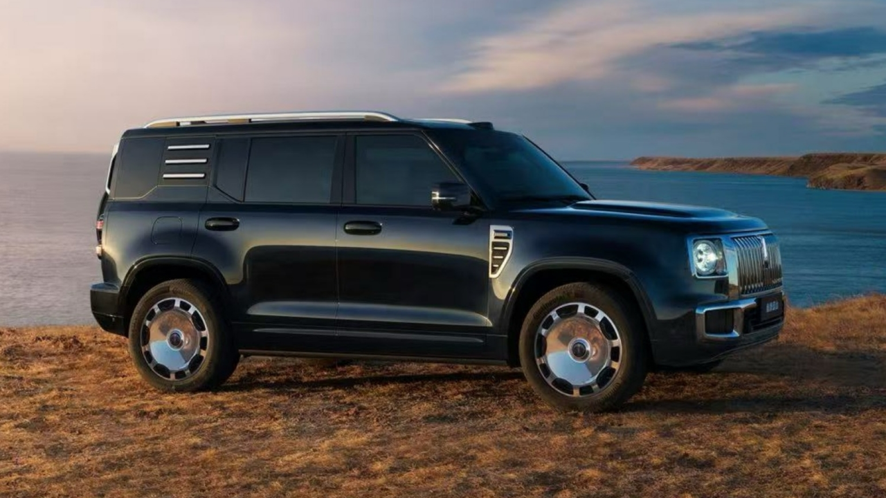 Tras lanzar en España un compacto y un SUV, GWM presenta un todoterreno híbrido de lujo con 696 CV y 39.000 €