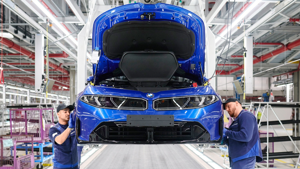 2.000.000.000€ para fabricar el nuevo Serie 3: BMW 'divide' la gama en eléctricos y de gasolina, también a la hora de producirlos