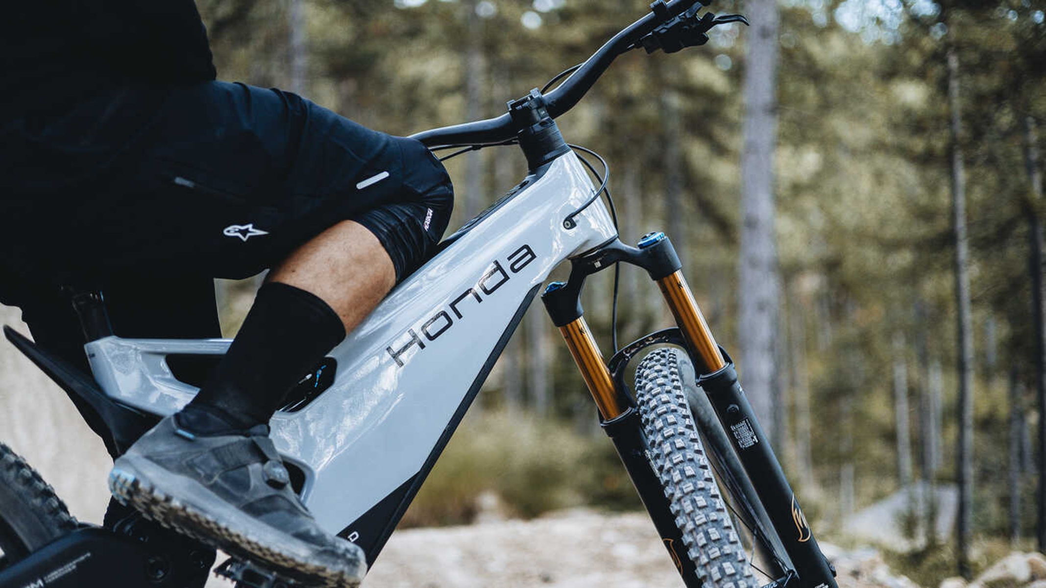 El fabricante de motos que fuera rey indiscutible durante años acaba de lanzar una bicicleta eléctrica de montaña de futurista concepción