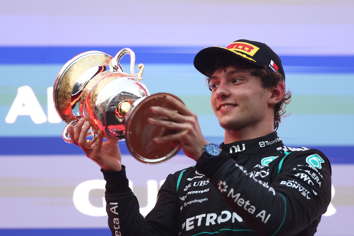 Antonelli pide respuestas a Mercedes pese a ser 2º: «Hay que comparar los dos paquetes» #F1 #FVDigital
