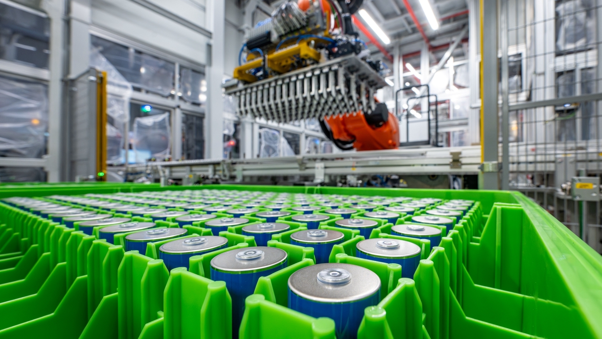 BMW inaugura su fábrica de baterías de 1.000.000.000 € que servirá para alimentar a una nueva raza de coches eléctricos