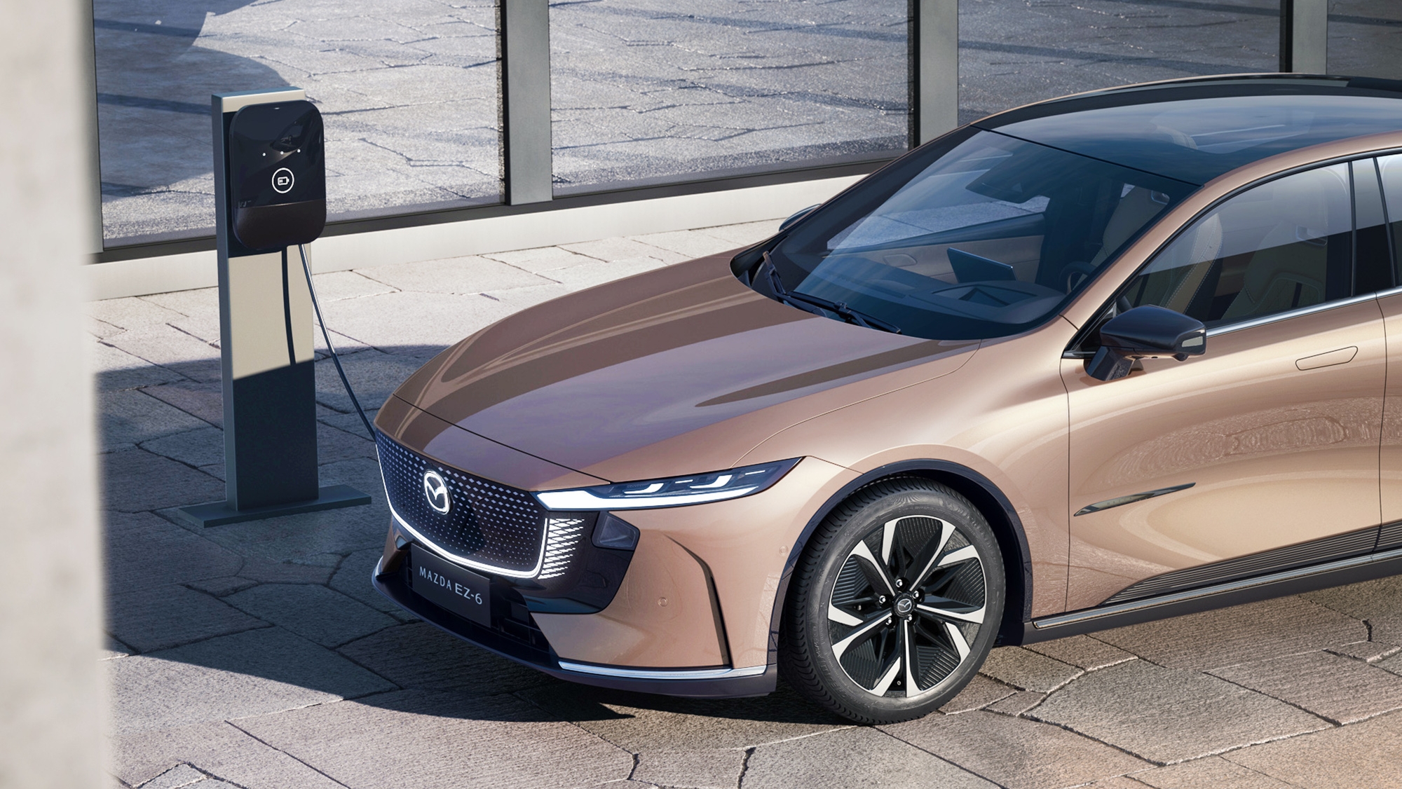 Más pequeño y barato pero con alma china: después de los 6e y CX-6e, Mazda prepara el terreno para su tercer coche eléctrico